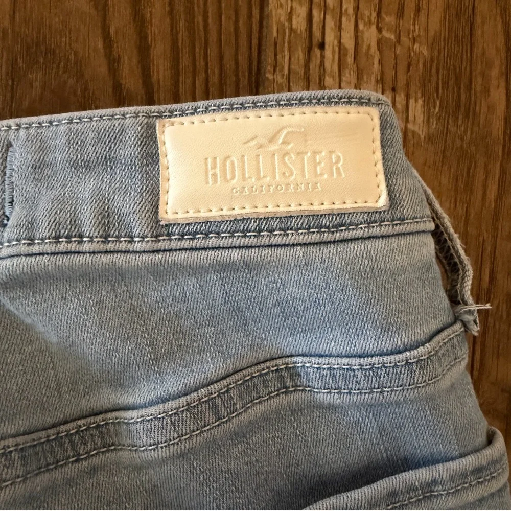 Hollister Women’s High‎ Rise Flare Jeans Size 28/7R - Picture 6 of 7